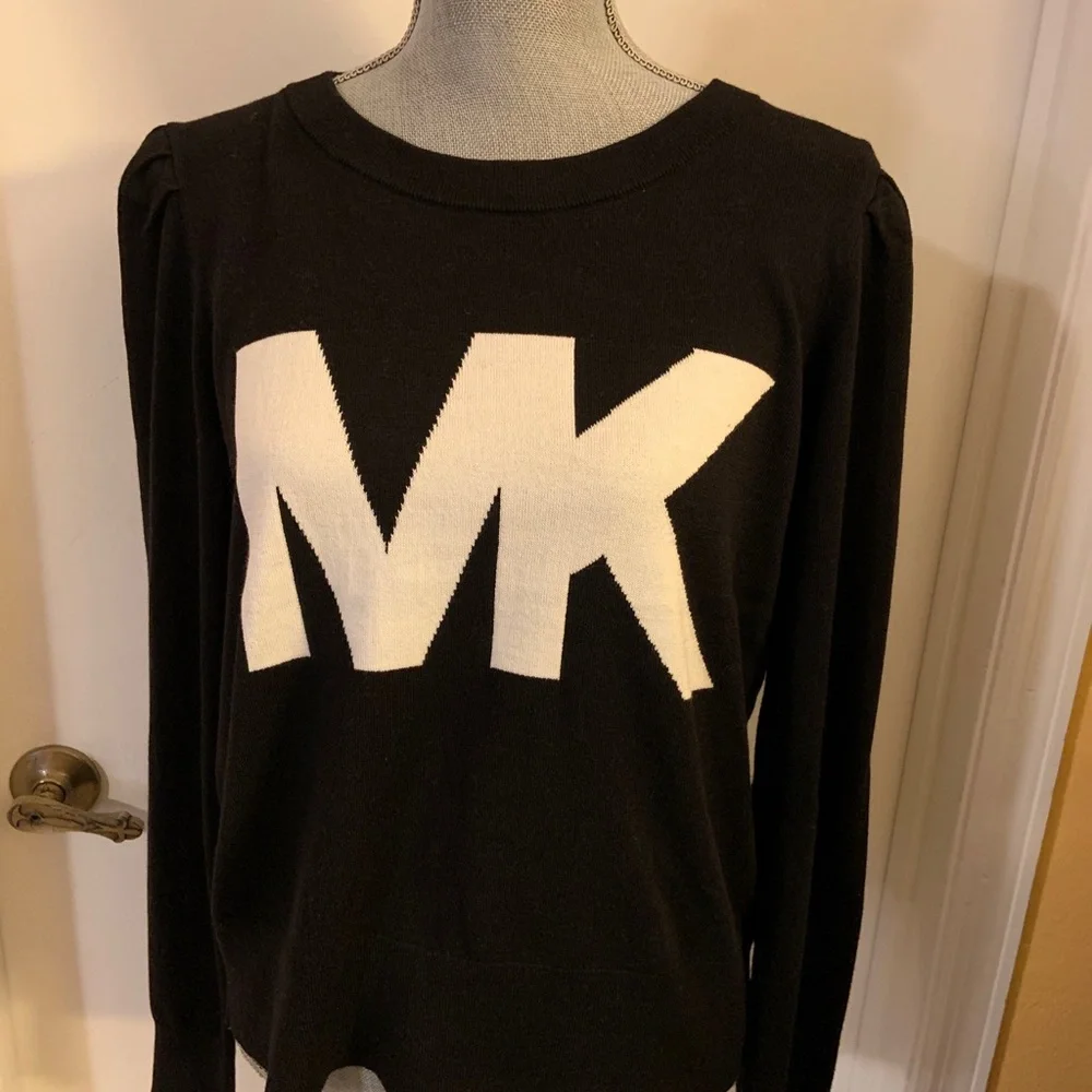 Michael kors ladies pull over MK sweater size large